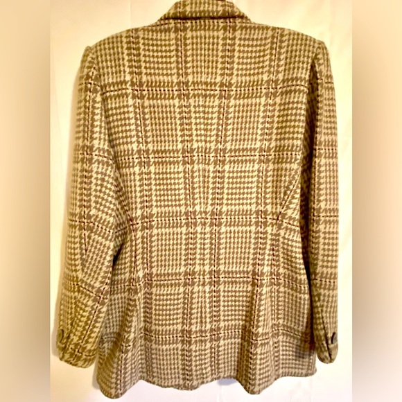 Ladies Blazer - Picture 3 of 6